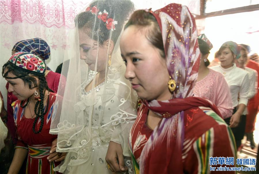 （社会）（2）新疆南疆：一场春天的婚礼