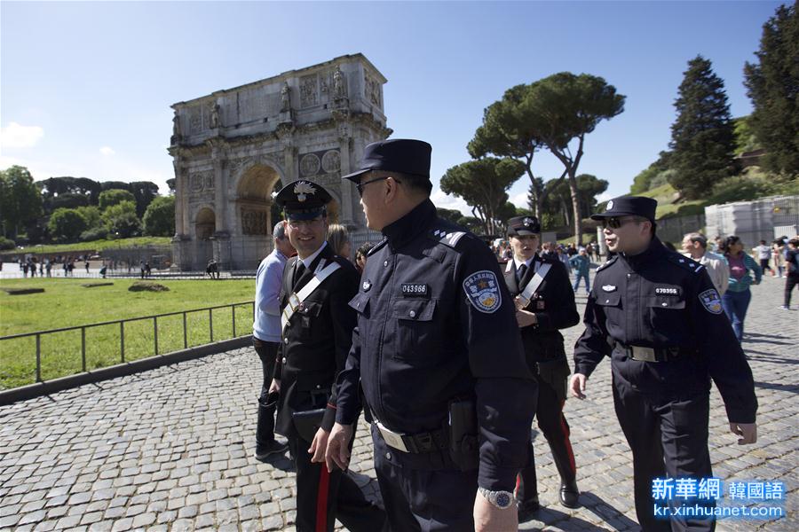 （国际）（6）中意首次联合警务巡逻在罗马启动