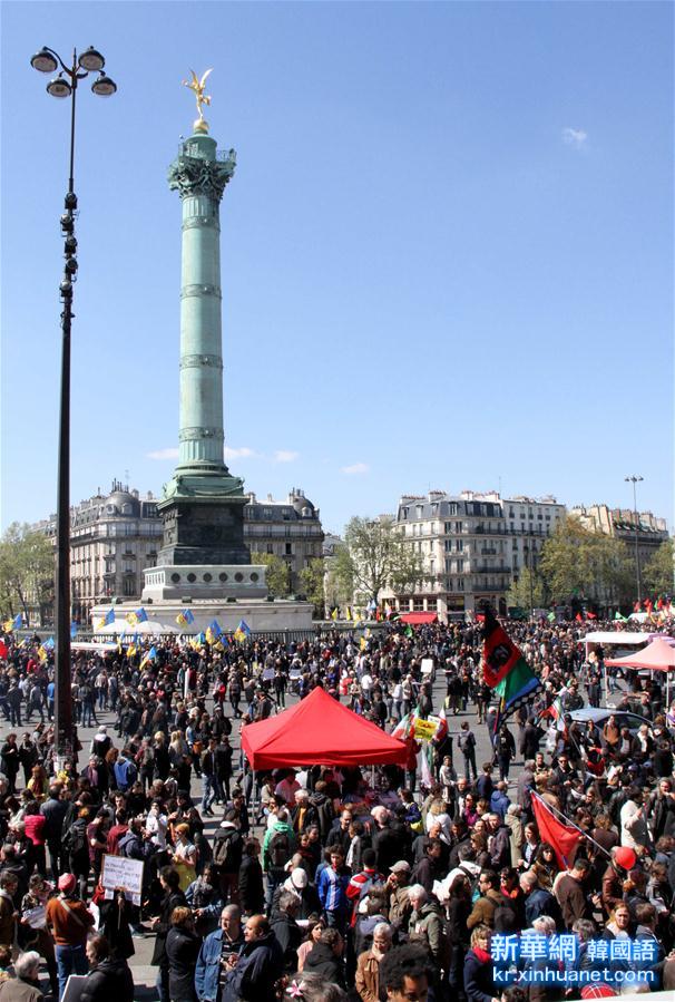 （XHDW）（4）法国巴黎举行“五一”劳动节大游行