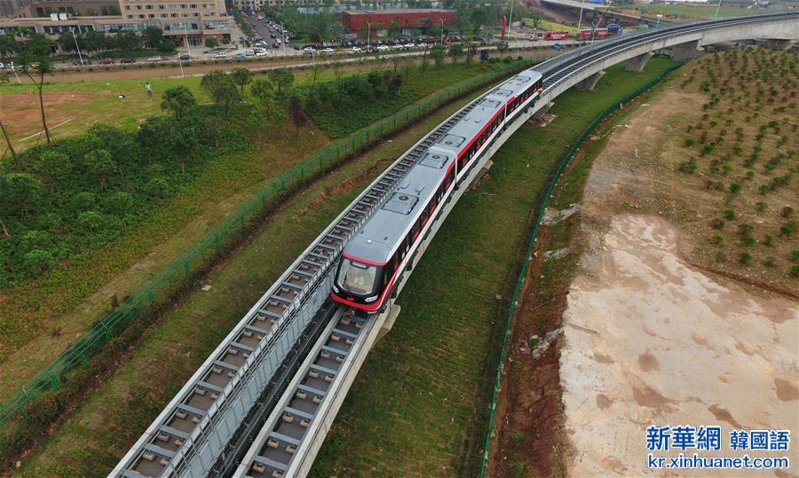 （新華直擊）（1）中國首條中低速磁浮鐵路載客試運營
