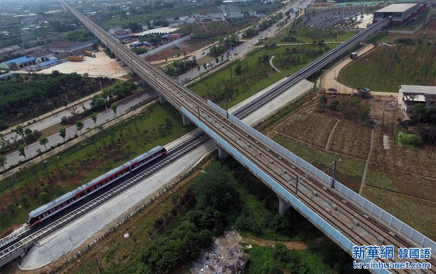 （新華直擊）（4）中國首條中低速磁浮鐵路載客試運營