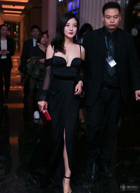 赵薇低胸黑裙已是大尺度 盘点娱乐圈保守派女星