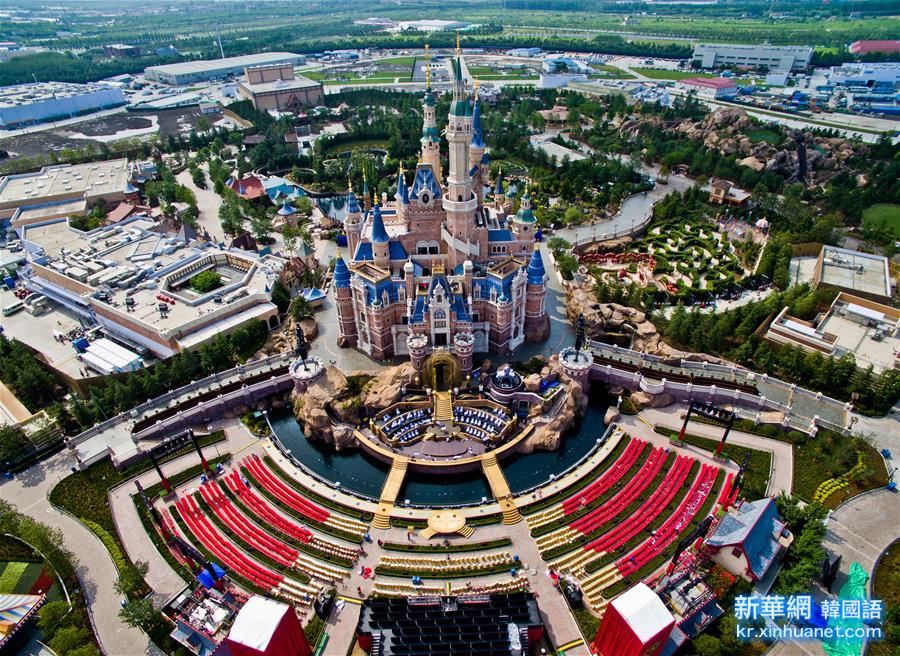 #（晚报）（1）上海迪士尼乐园将举行开幕庆典