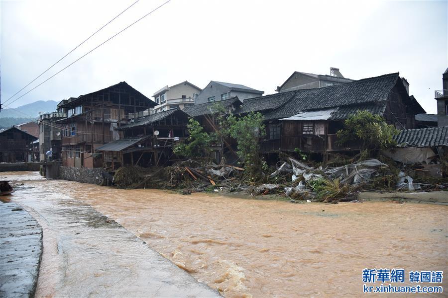 （社会）（2）贵州锦屏发生泥石流和山体滑坡5人死亡4人失踪