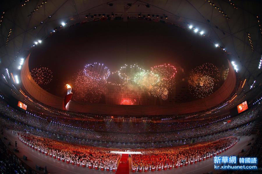 （建党95周年·光辉历程）（1）成功举办北京奥运会、上海世博会