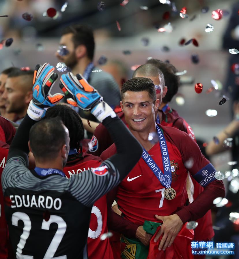 （欧锦赛）（11）足球——葡萄牙队首次夺冠