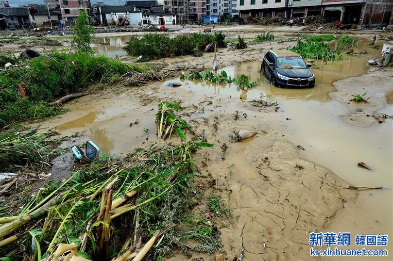 （关注台风“尼伯特”）（2）福建闽清：洪水肆虐致10人死亡11人失踪