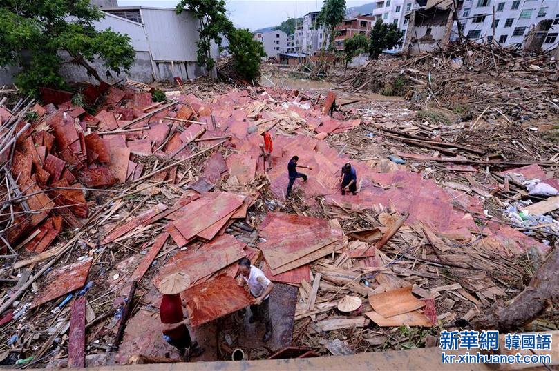 （关注台风“尼伯特”）（6）福建闽清：洪水肆虐致10人死亡11人失踪