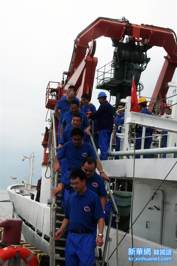 （科技）（4）“蛟龍”號圓滿完成中國大洋第37航次科考任務返回青島