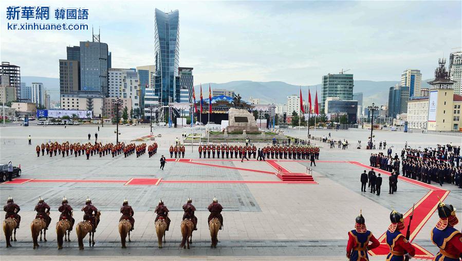 （XHDW）（3）李克强同蒙古国总理额尔登巴特举行会谈