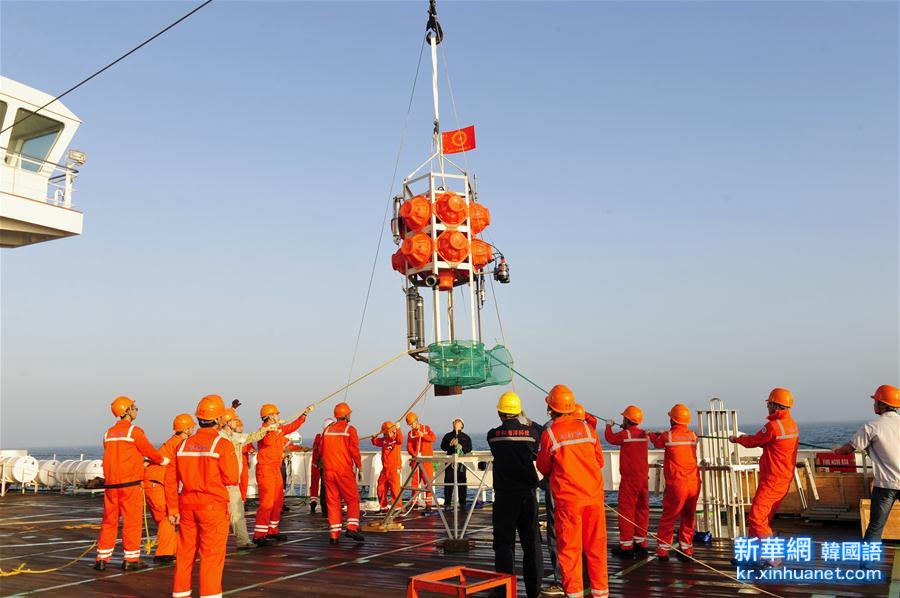 （图文互动）（3）“张謇”号抵达南海目标海域开展深海设备测试和科学调查 