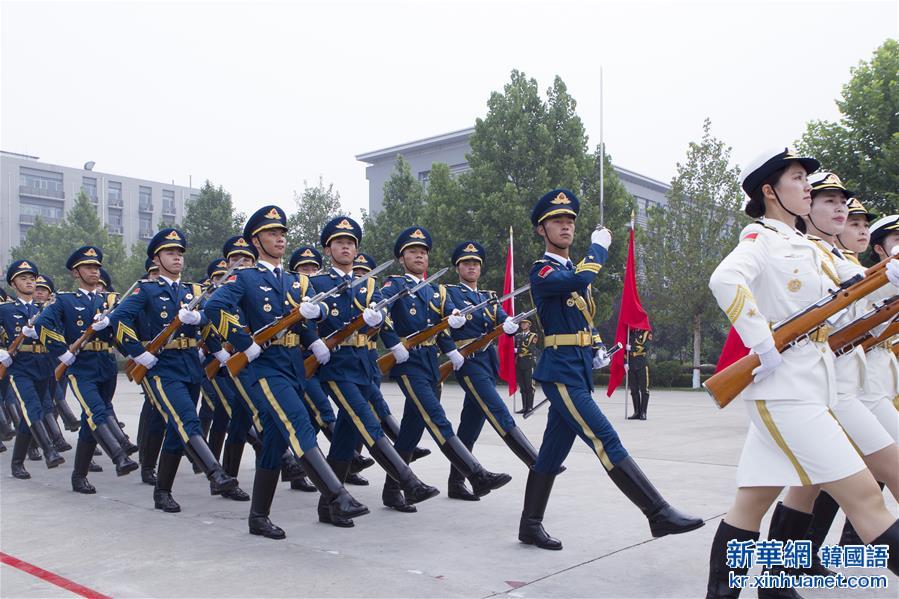 （图文互动）（2）祖国光辉历程的见证者——记中国人民解放军陆海空三军仪仗队