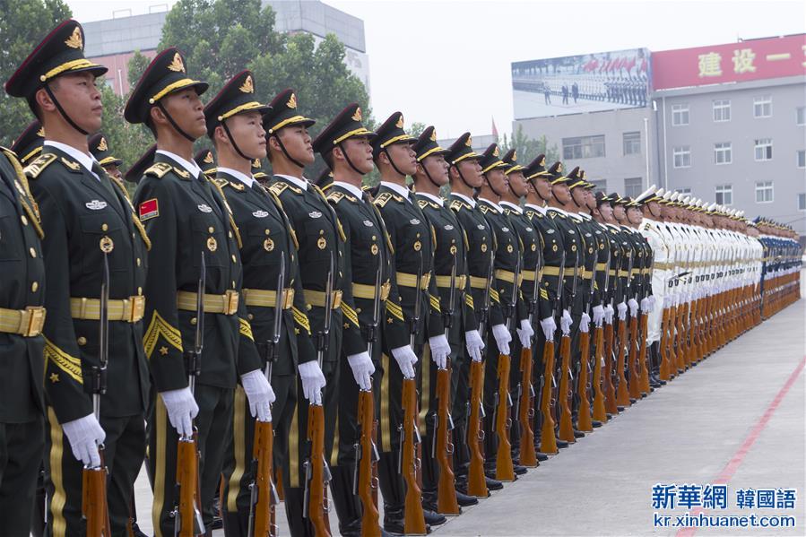 （图文互动）（4）祖国光辉历程的见证者——记中国人民解放军陆海空三军仪仗队