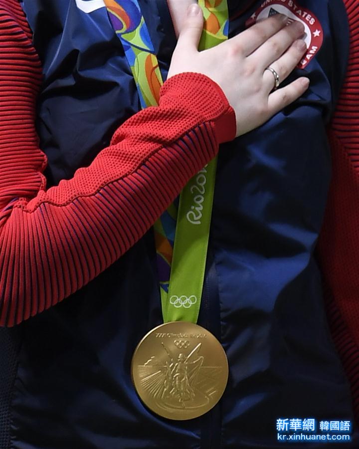 （里约奥运会·领奖台）（6）射击——女子10米气步枪：美国选手维·思拉舍夺冠