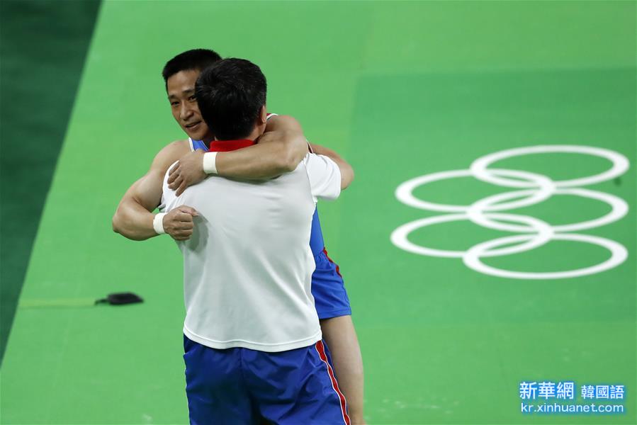 （裏約奧運會·奪冠一刻）（1）體操——男子跳馬：朝鮮選手奪冠