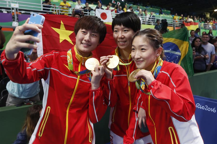 （里约奥运会·领奖台）（1）乒乓球——中国女队夺金