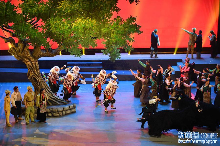（文化）（2）第五屆全國少數民族文藝會演參演劇目《六弦情緣》在京上演