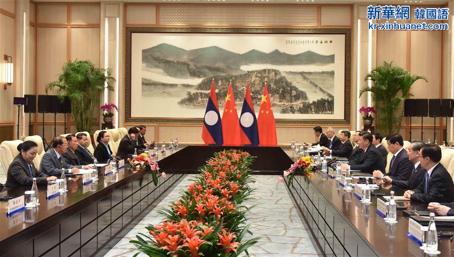 （杭州G20·XHDW）习近平会见老挝国家主席本扬