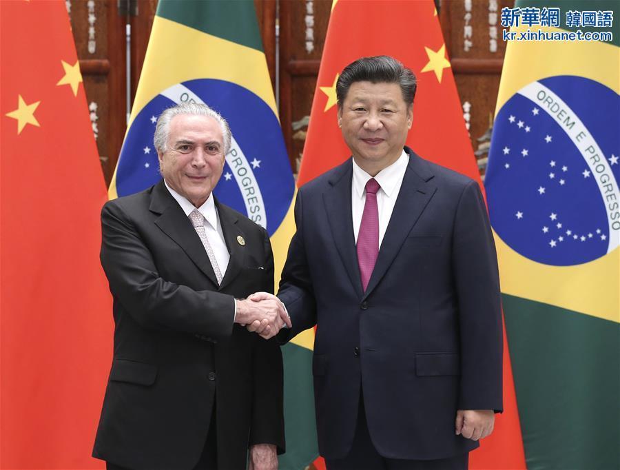 （杭州G20·时政）习近平会见巴西总统特梅尔