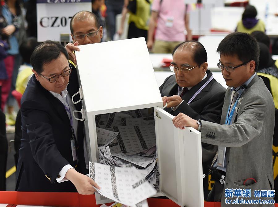 （XHDW）（1）香港特区第六届立法会选举产生70名议员