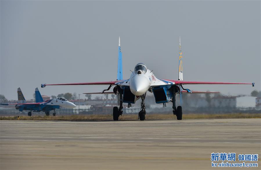 （社會）（1）俄羅斯“勇士”特技飛行表演隊抵達中國