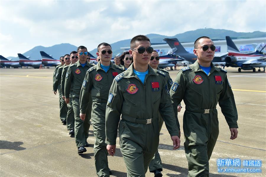 （珠海航展）（1）中国空军“八一”飞行表演队飞抵珠海