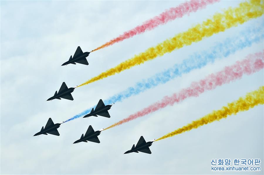 （珠海航展）（7）中国空军八一飞行表演队举行飞行表演