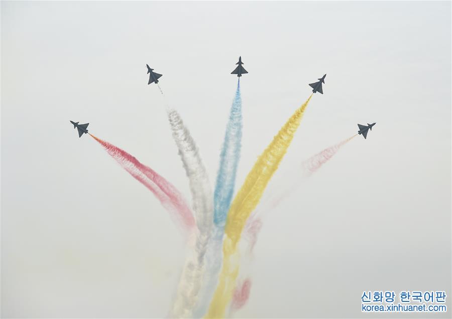 （珠海航展）（9）中国空军八一飞行表演队举行飞行表演