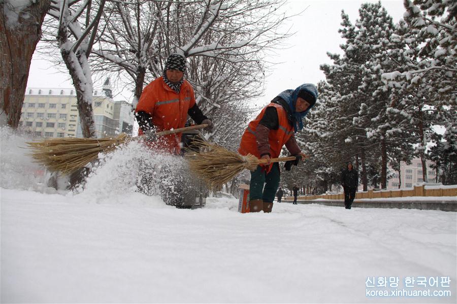 #（生态）（1）新疆阿勒泰发布暴雪蓝色预警