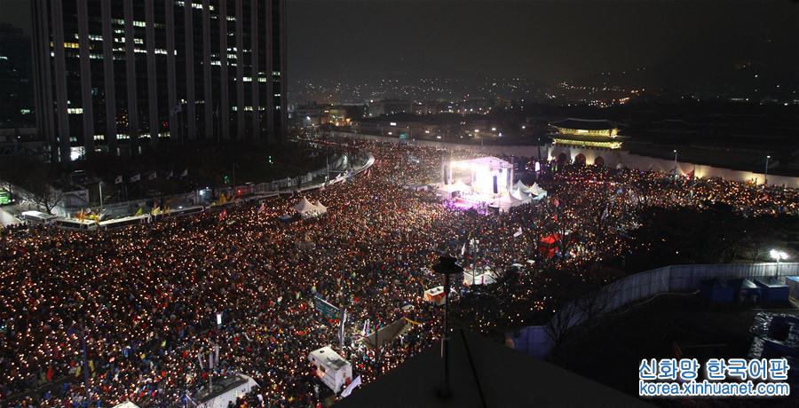 （国际）（1）韩国民众再次举行大规模集会 要求朴槿惠下台