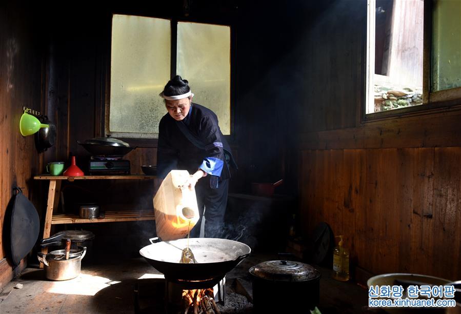 #（社会）（9）广西三江：油果飘香年味浓