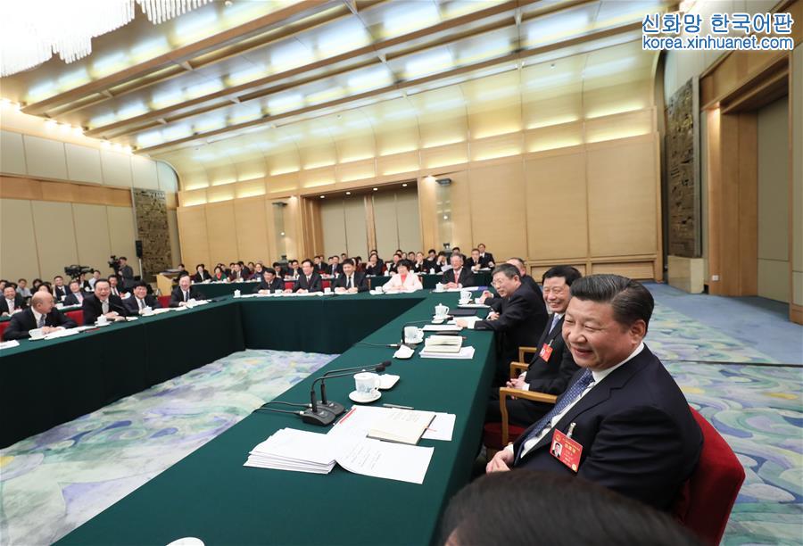 （两会·XHDW）（1）习近平参加上海代表团审议