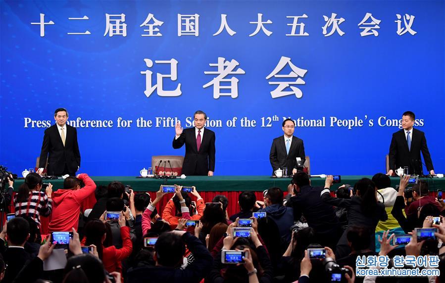 （两会）（3）外交部部长王毅就“中国的外交政策和对外关系”答记者问