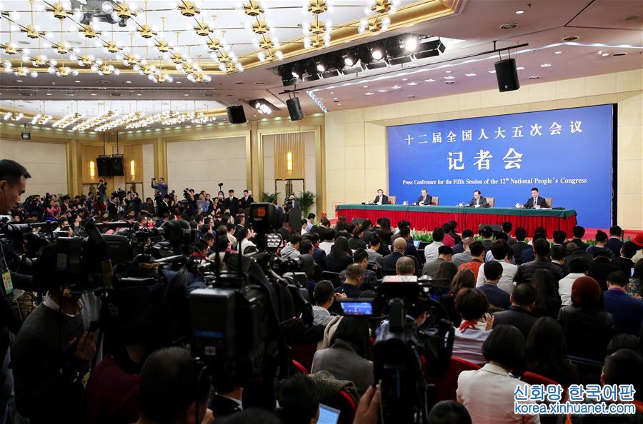 （两会）（5）外交部部长王毅就“中国的外交政策和对外关系”答记者问