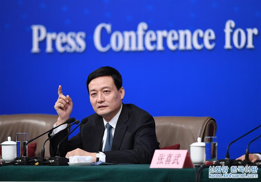 （兩會）（6）國資委主任肖亞慶等就“國企改革”答記者問