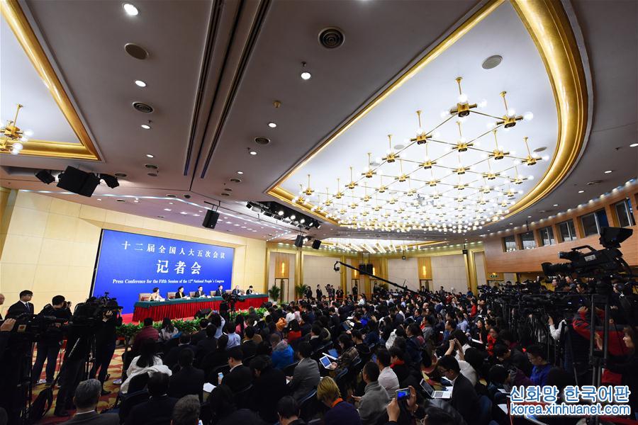 （兩會）（9）國資委主任肖亞慶等就“國企改革”答記者問