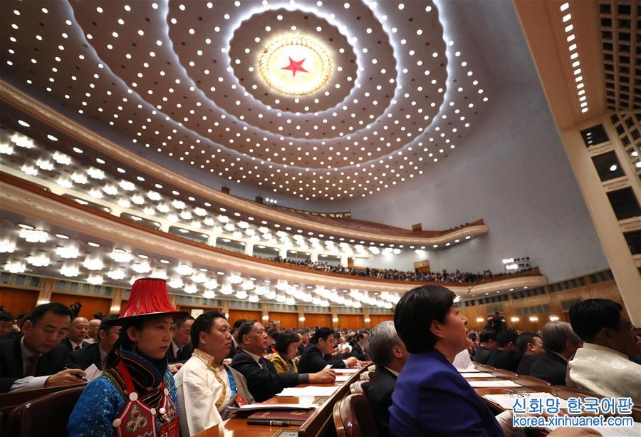 （兩會·人大閉幕）（4）十二屆全國人大五次會議在北京閉幕