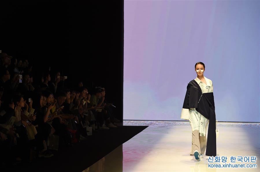 （文化）（4）北京服装学院2017届毕业设计展开幕