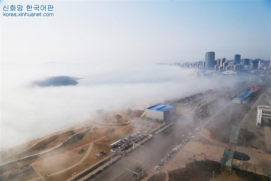 #（环境）（2）青岛海滨现平流雾美景