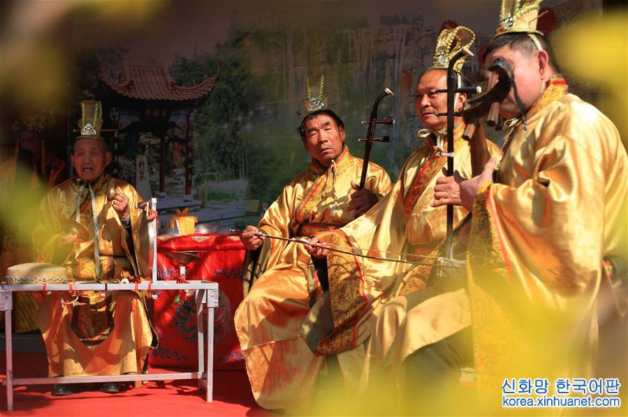 #（XHDW）（2）山东沂南：百年传唱的弦子戏