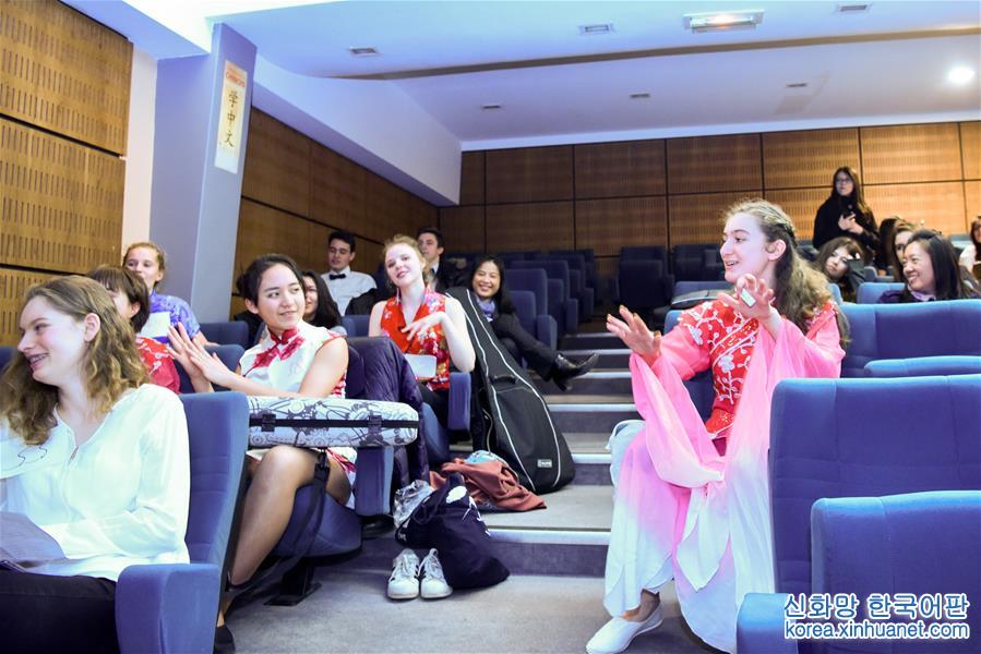 （XHDW）（4）第十届“汉语桥”世界中学生中文比赛法国预选赛在巴黎举行