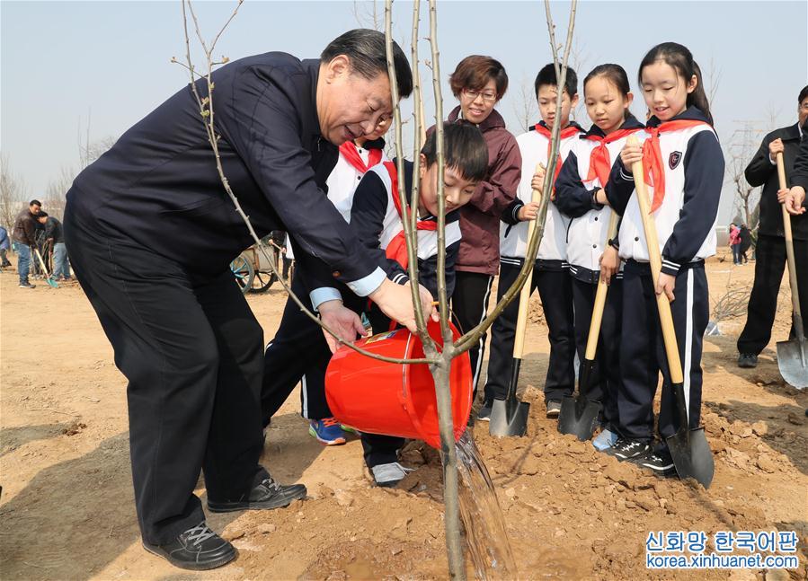 （XHDW）（3）党和国家领导人参加首都义务植树活动