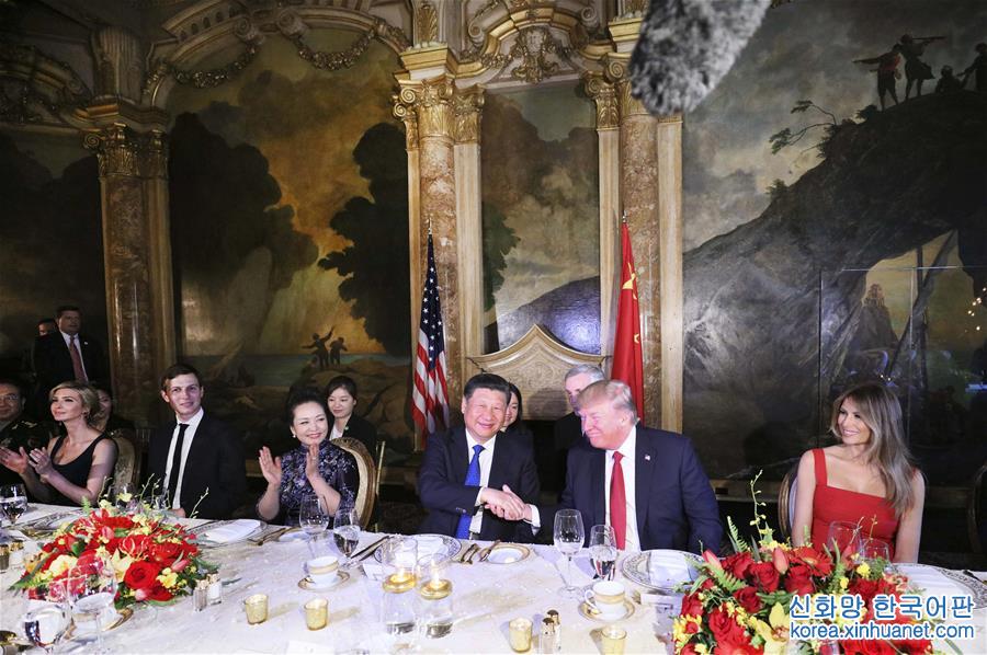 （XHDW）习近平和夫人彭丽媛出席美国总统特朗普和夫人梅拉尼娅举行的欢迎晚宴