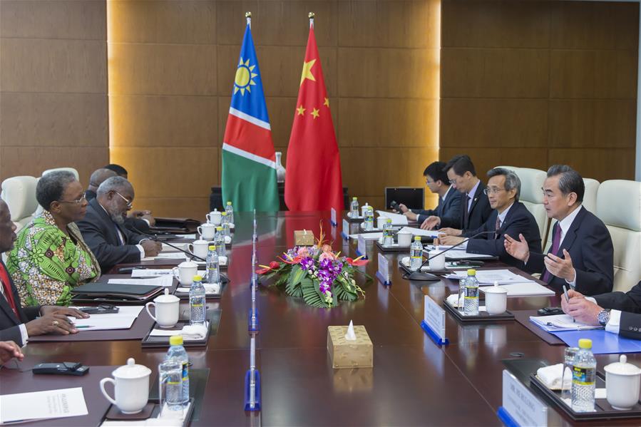 （XHDW）王毅与纳米比亚副总理兼外长恩代特瓦举行会谈