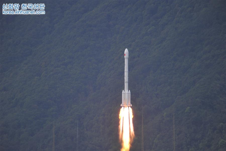 （科技）（2）实践十三号卫星成功发射 开启中国通信卫星高通量时代 