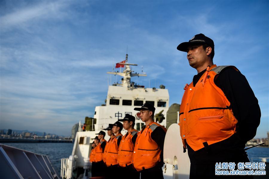 （法治）（1）中国海警启程参加中越海警北部湾共同渔区海上联合检查