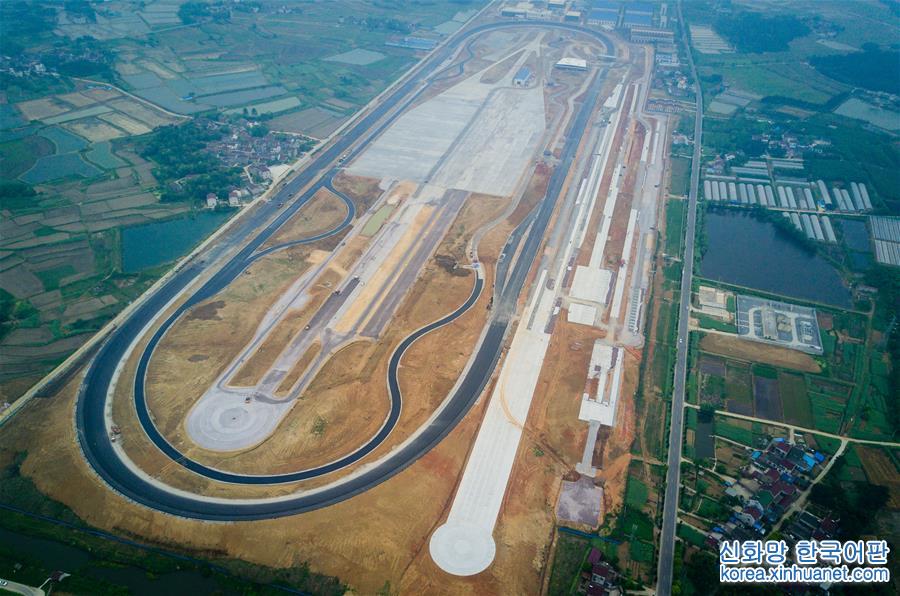 （经济）（1）南京：“中国造”试车场高速环道即将投运
