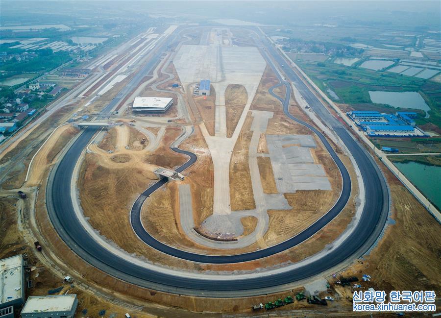 （经济）（2）南京：“中国造”试车场高速环道即将投运