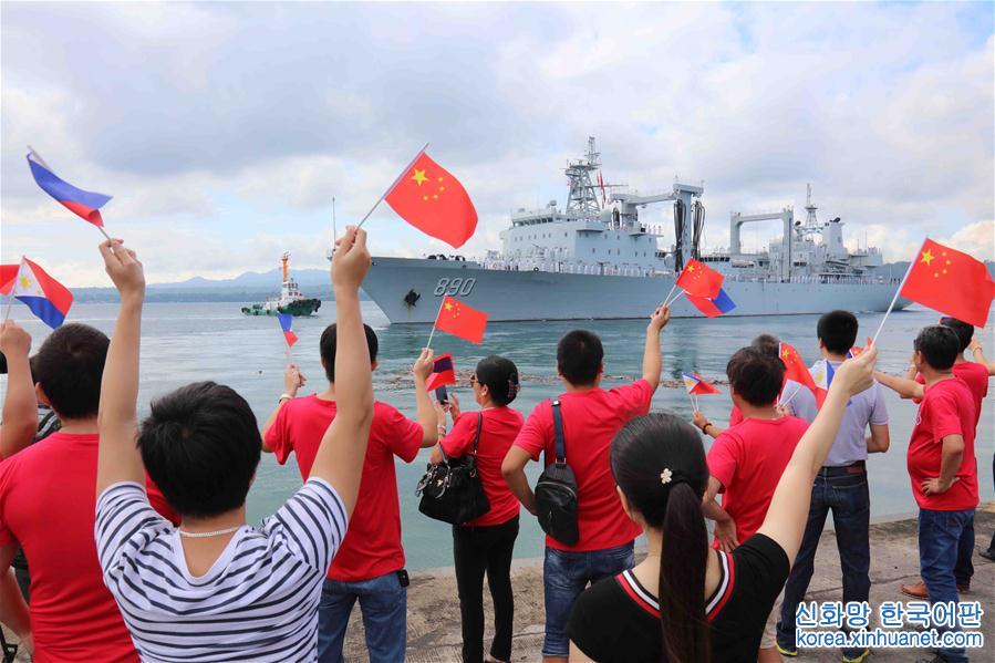 （国际）中国海军远航访问编队结束访问离开菲律宾