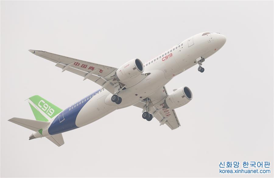 （新华视点·图片版）（3）中国首款国际主流水准的干线客机C919首飞